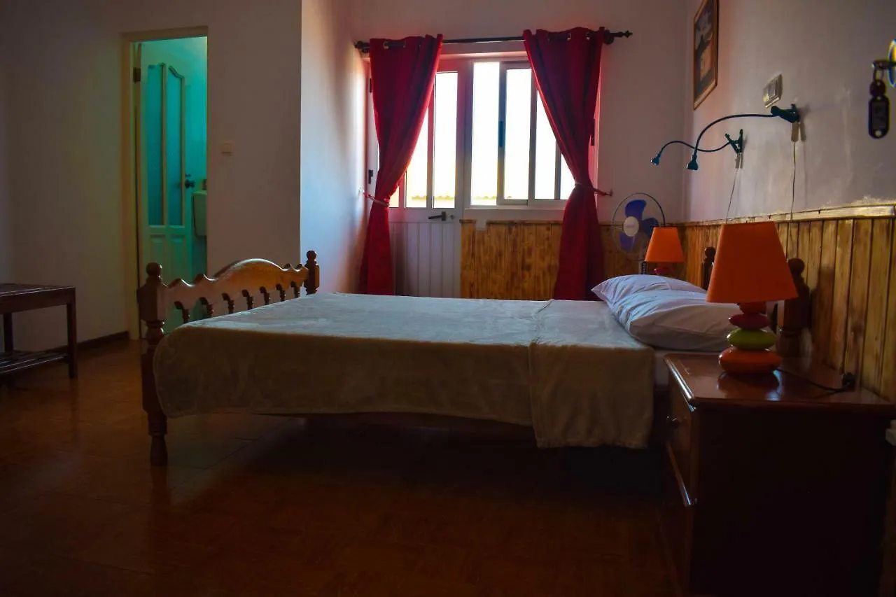 بيت ضيافة فندق Residencial Sintanton Trekking بونتا دو سول